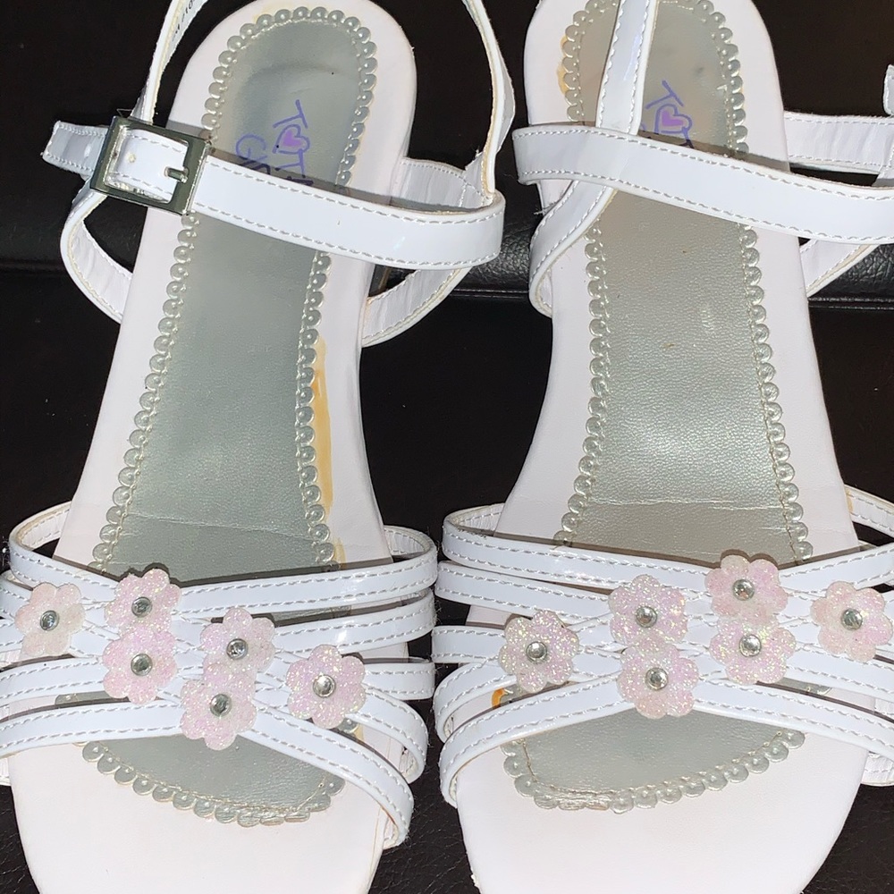 Girls size 4 sandals